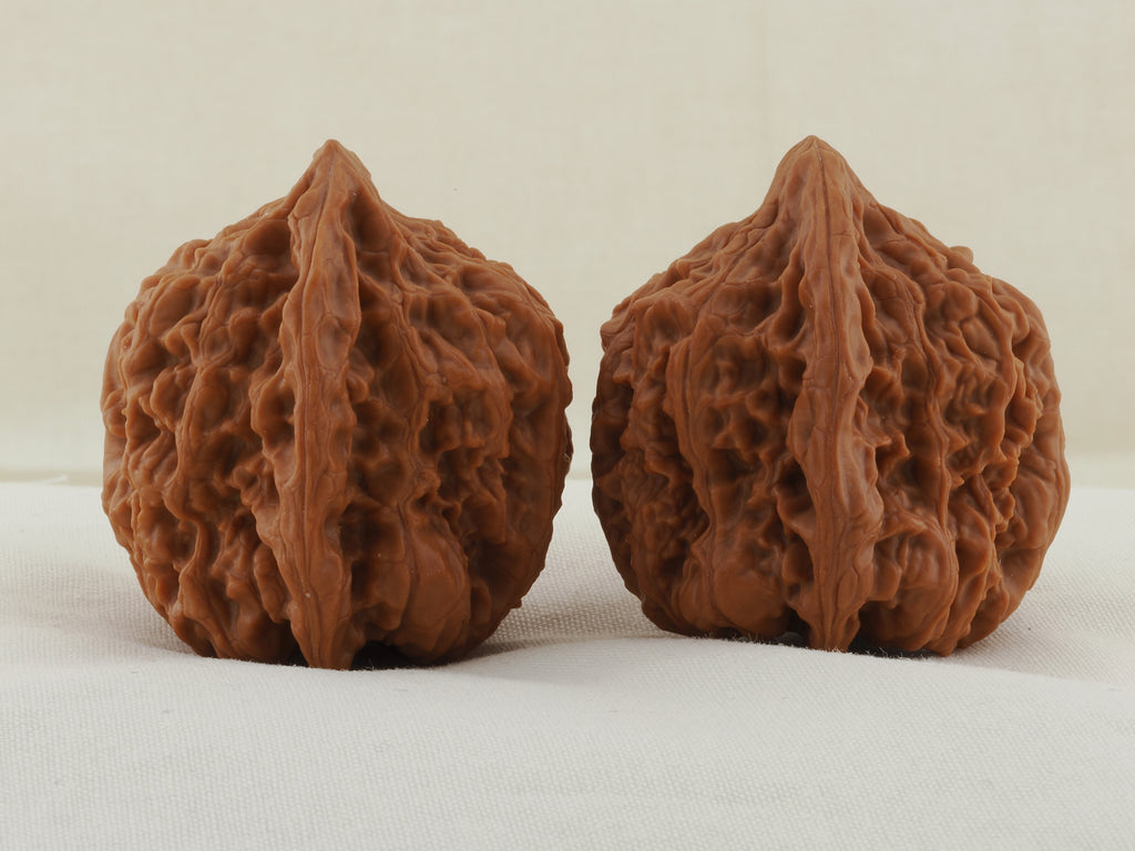 Golden Toad King walnut pair, 40 mm — WW-00002, view 2.