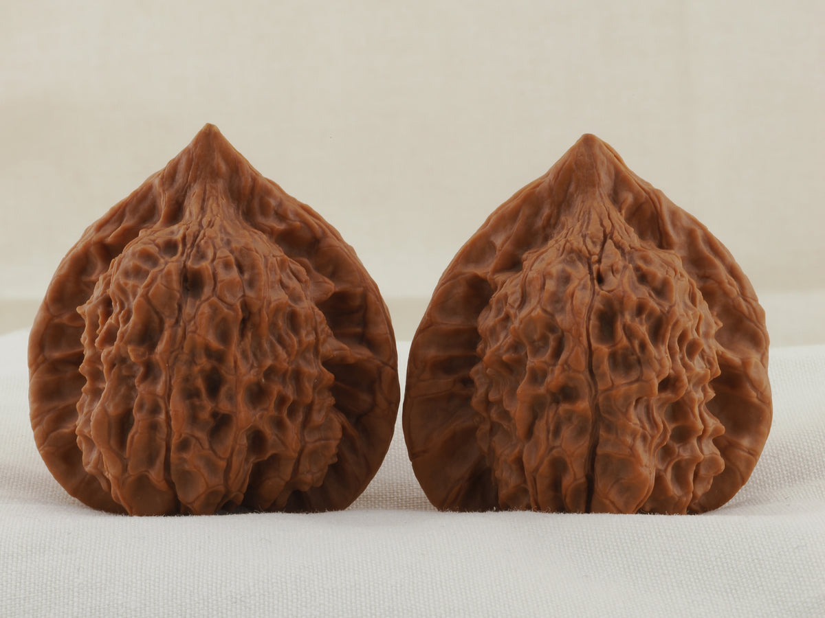 Vermilion Bird walnut pair, 41 mm — WW-00003, view 3.