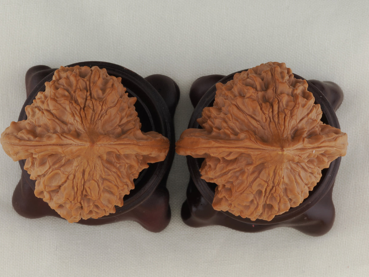 Vermilion Bird walnut pair, 41 mm — WW-00003, view 5.