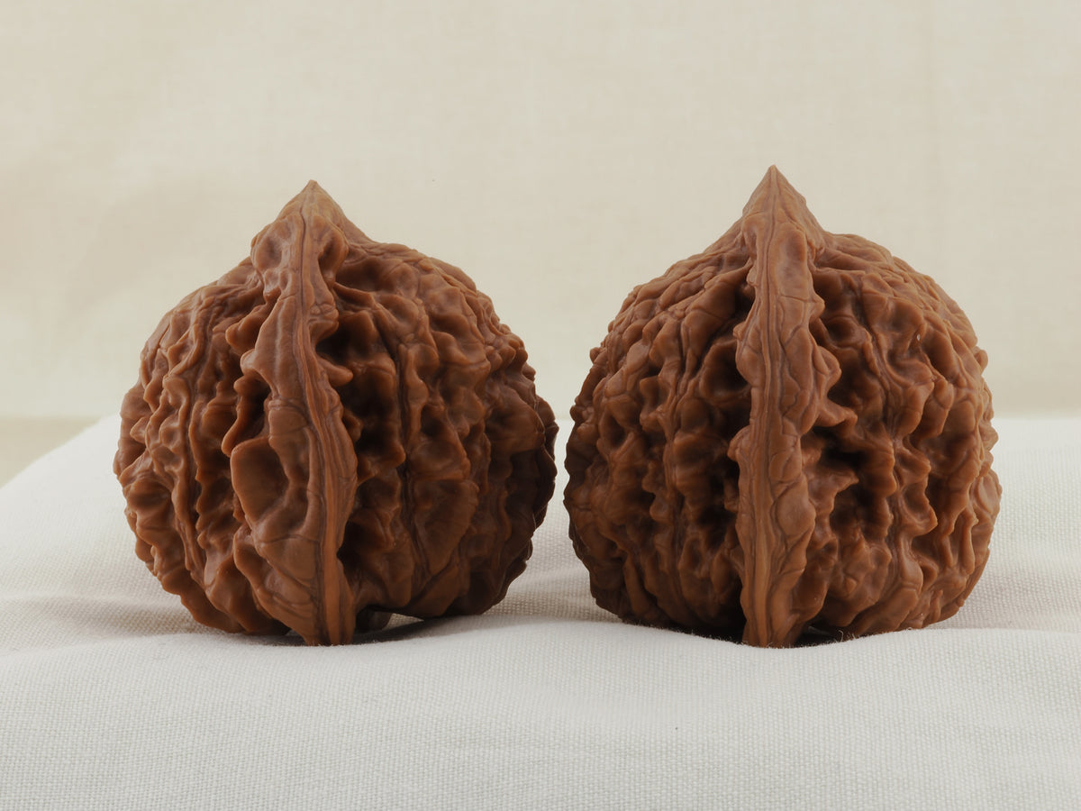 Official’s Hat walnut pair, 50 mm — WW-00005, view 4.