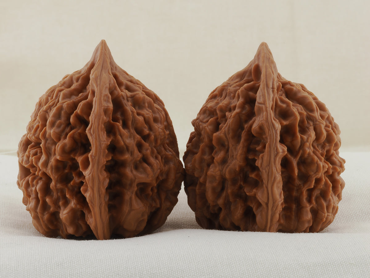 Official’s Hat walnut pair, 45 mm — WW-00009, view 2.