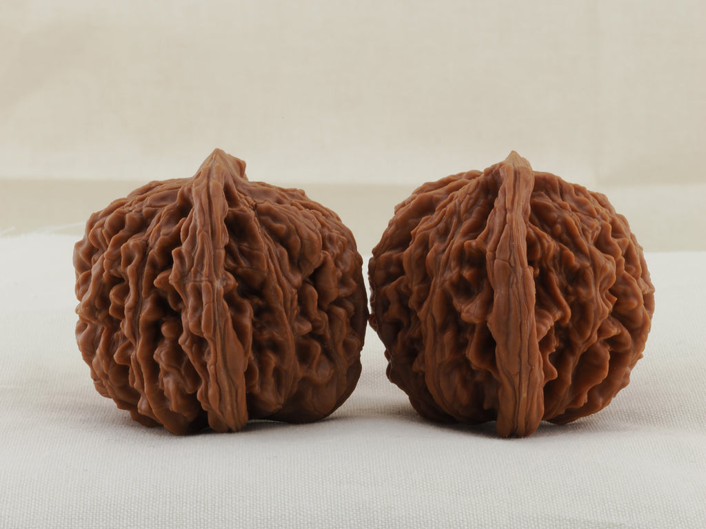 Four Towers walnut pair, 42 mm — WW-00012, view 2.