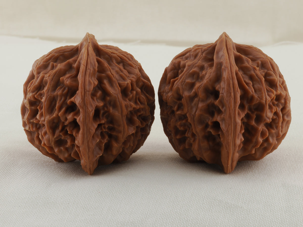 Palace Lantern walnut pair, 40 mm — WW-00021, view 2.