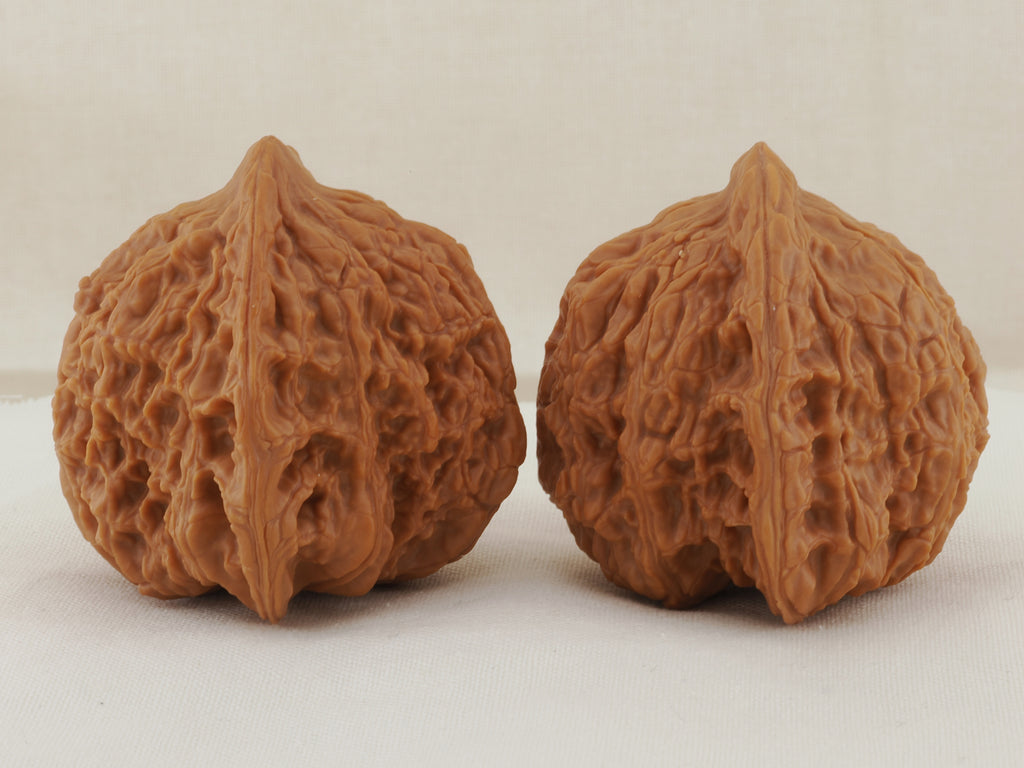 Kuancheng Lion Head walnut pair, 40 mm — WW-00024, view 2.