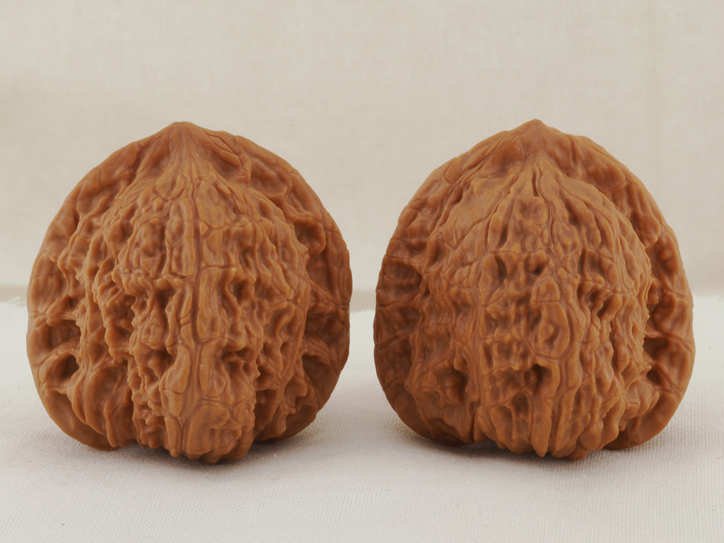 Kuancheng Lion Head walnut pair, 40 mm — WW-00024, view 3.