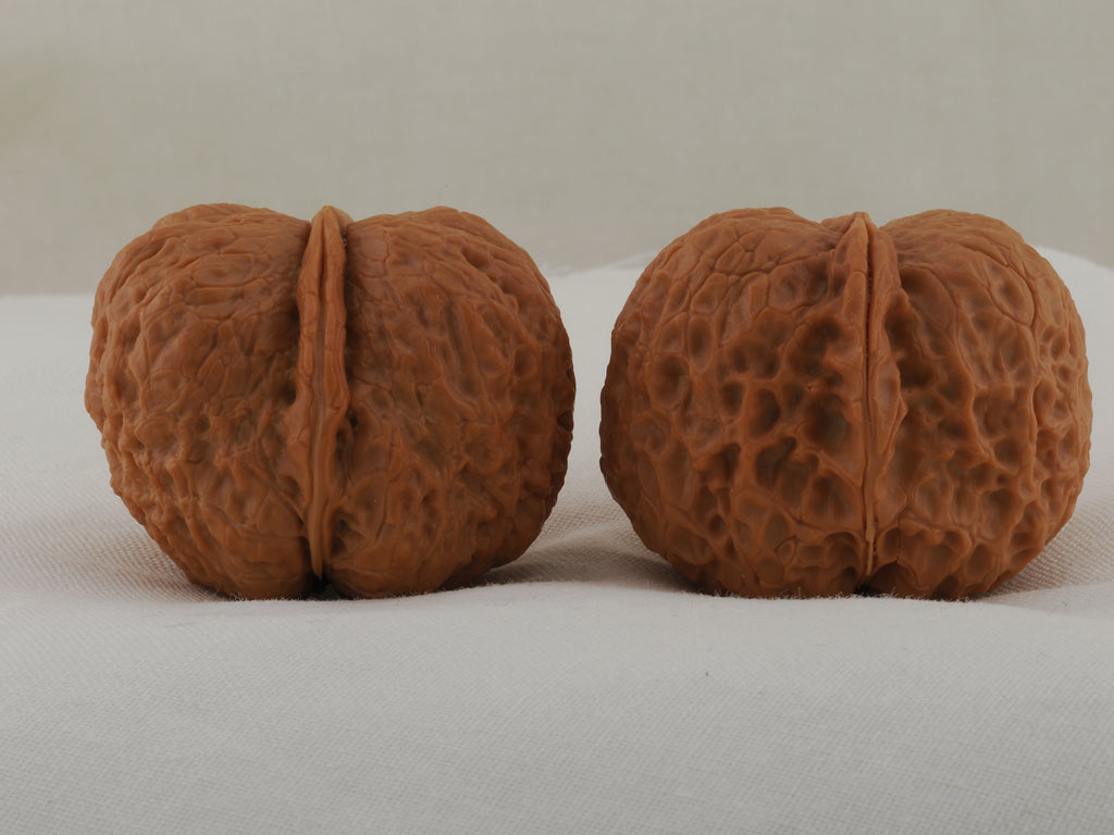 Iron Ingot walnut pair, 38 mm — WW-00029, view 3.