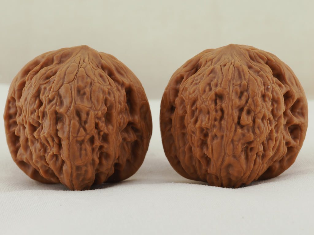 Iron Hammer Walnut Pair — 40.0 mm (Tie Chui) — Front view — WW-00037