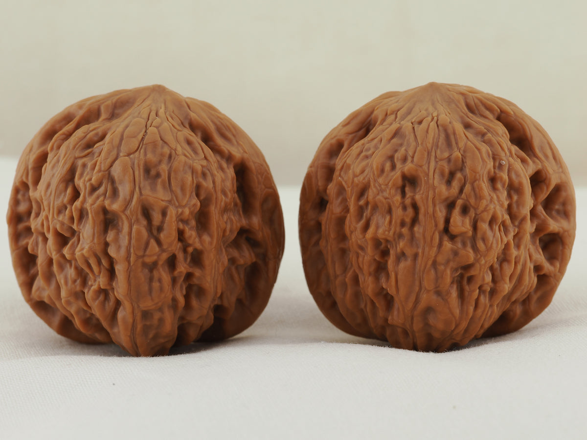 Iron Hammer Walnut Pair — 40.0 mm (Tie Chui) — Front view — WW-00037