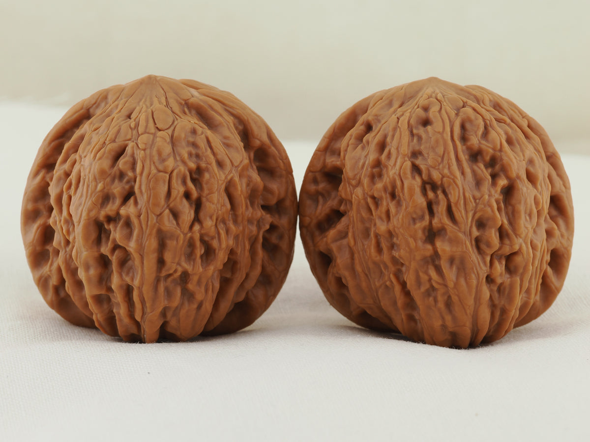 Iron Hammer Walnut Pair — 40.0 mm (Tie Chui) — Reverse view — WW-00037