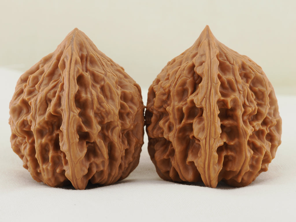 Chicken Heart Walnut Pair — 41.0 mm (Ji Xin) — Side view — WW-00039