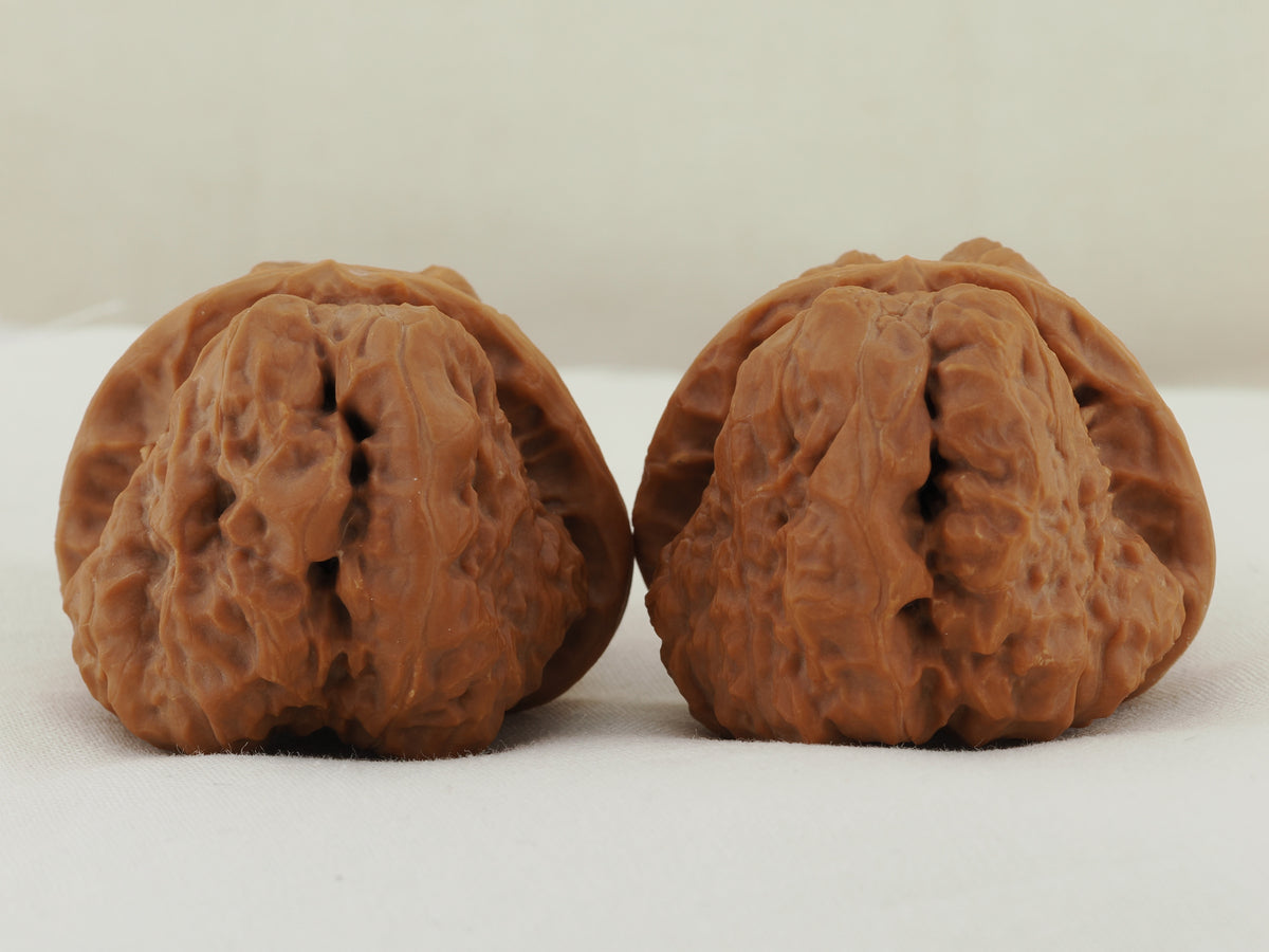 Toad Head Walnut Pair — 44.0 mm (Ha Ma Tou) — Front view — WW-00041