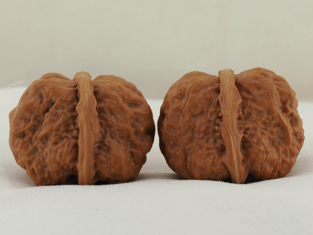 Toad Head Walnut Pair — 44.0 mm (Ha Ma Tou) — Side view — WW-00041
