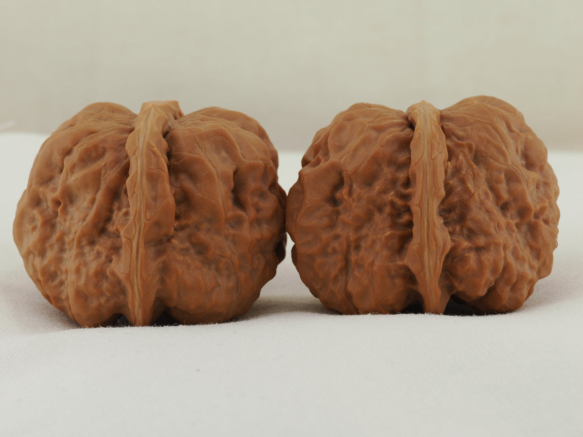Toad Head Walnut Pair — 44.0 mm (Ha Ma Tou) — Side view — WW-00042
