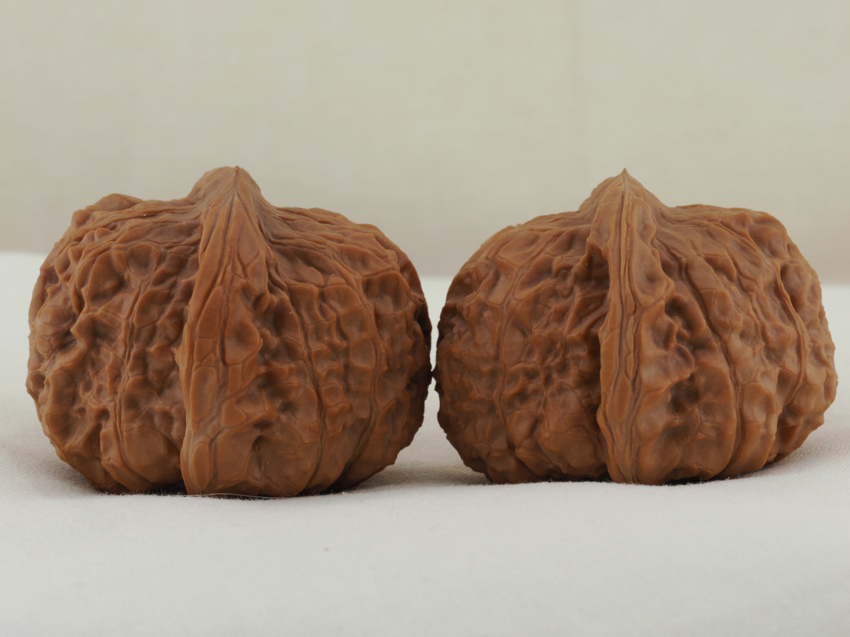Pumpkin Walnut Pair — 46.0 mm (Nan Gua Dun) — Side view — WW-00044